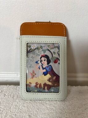 Snow White Tan Card Holder Loungefly NWOT Disney